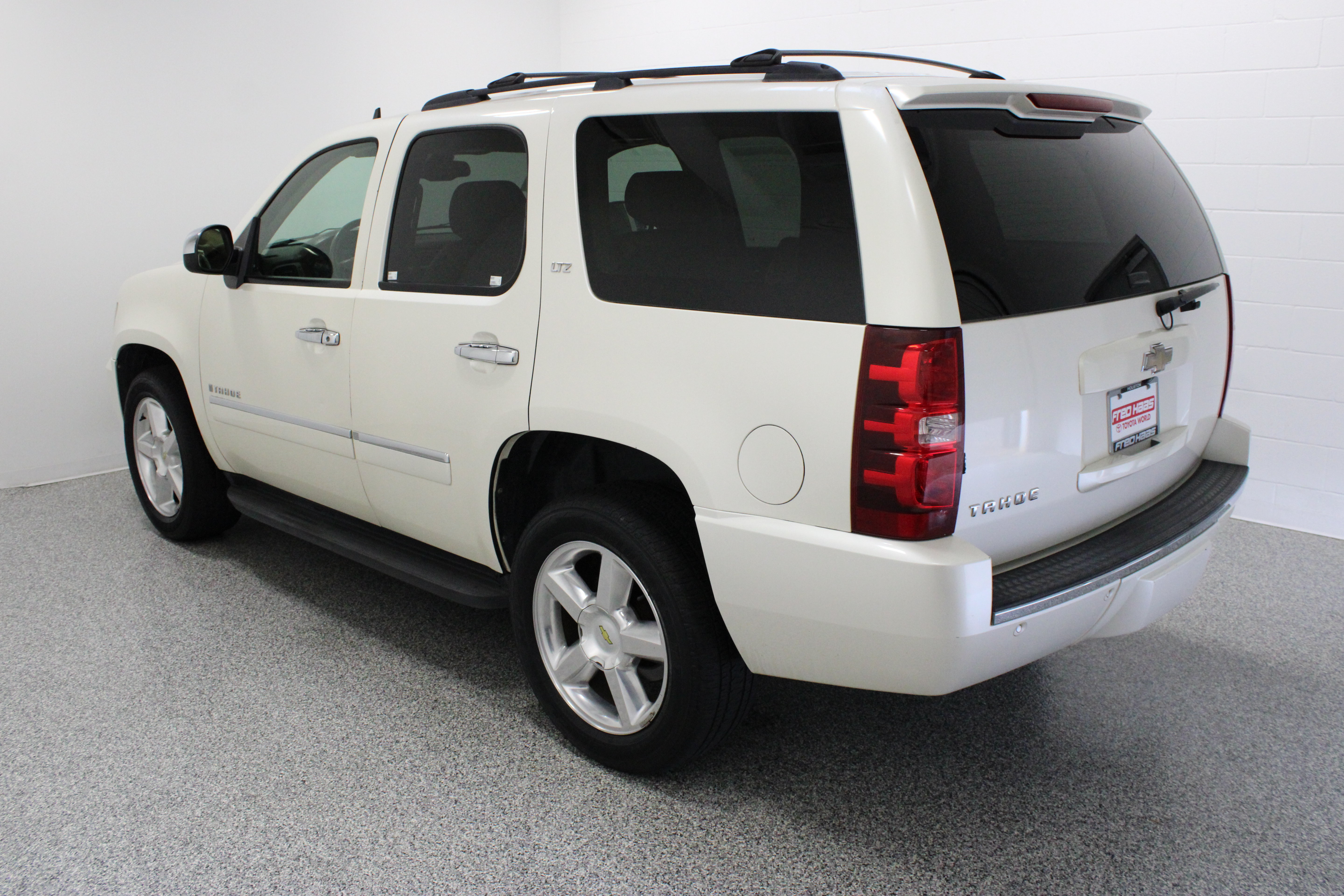 Used 2009 Chevrolet Tahoe LTZ RWD image 9