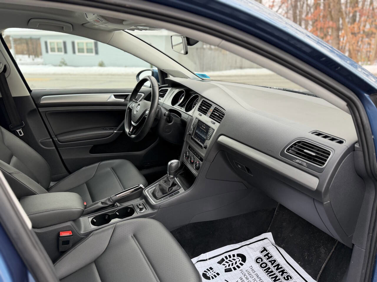 Used 2016 Volkswagen Golf SE image 16