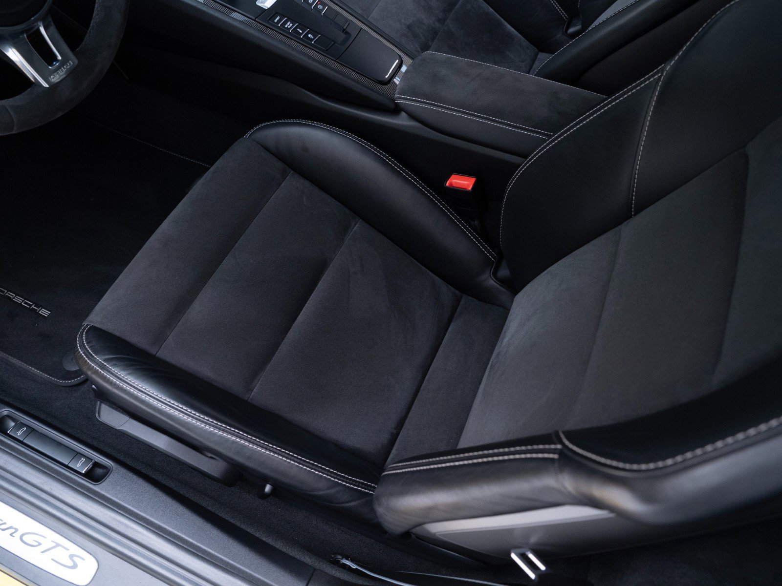 Certified 2016 Porsche Cayman GTS image 17