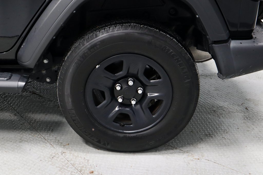 Used 2023 Jeep Wrangler Sport image 17