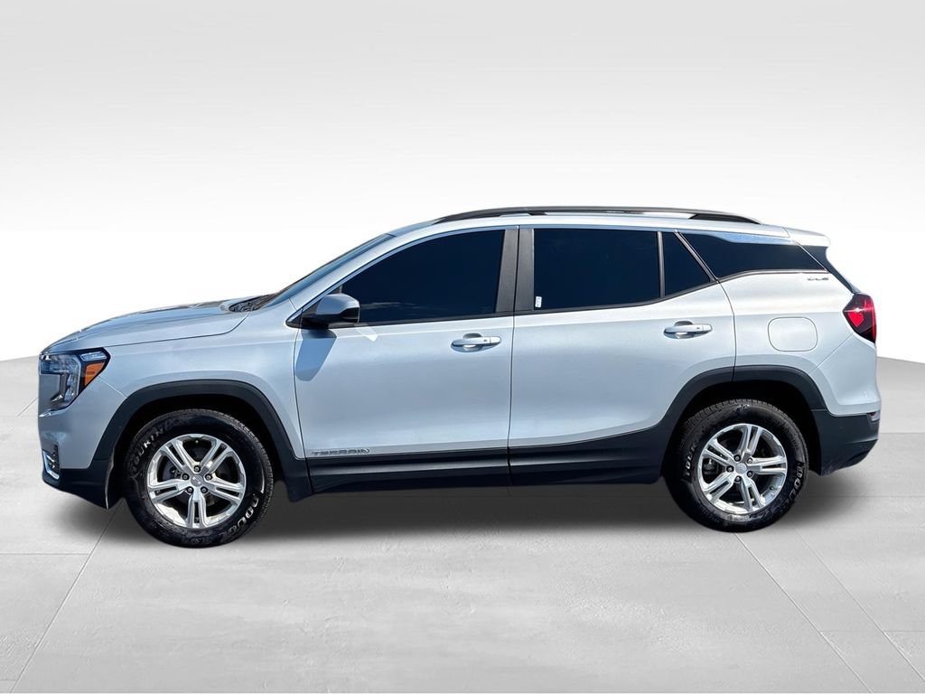 Used 2022 GMC Terrain SLE w/ Driver Convenience Package FWD image 5