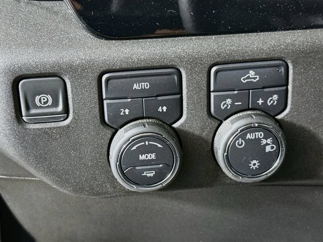 Used 2025 Chevrolet Silverado 1500 LT AWD/4WD image 10
