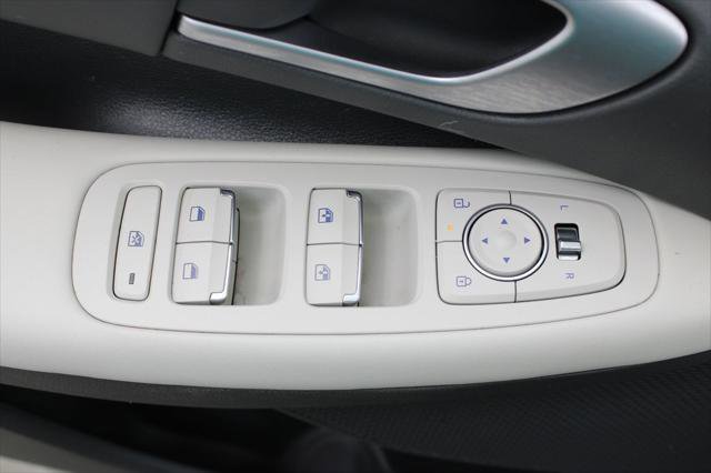 Used 2025 Hyundai Sonata SEL FWD image 17