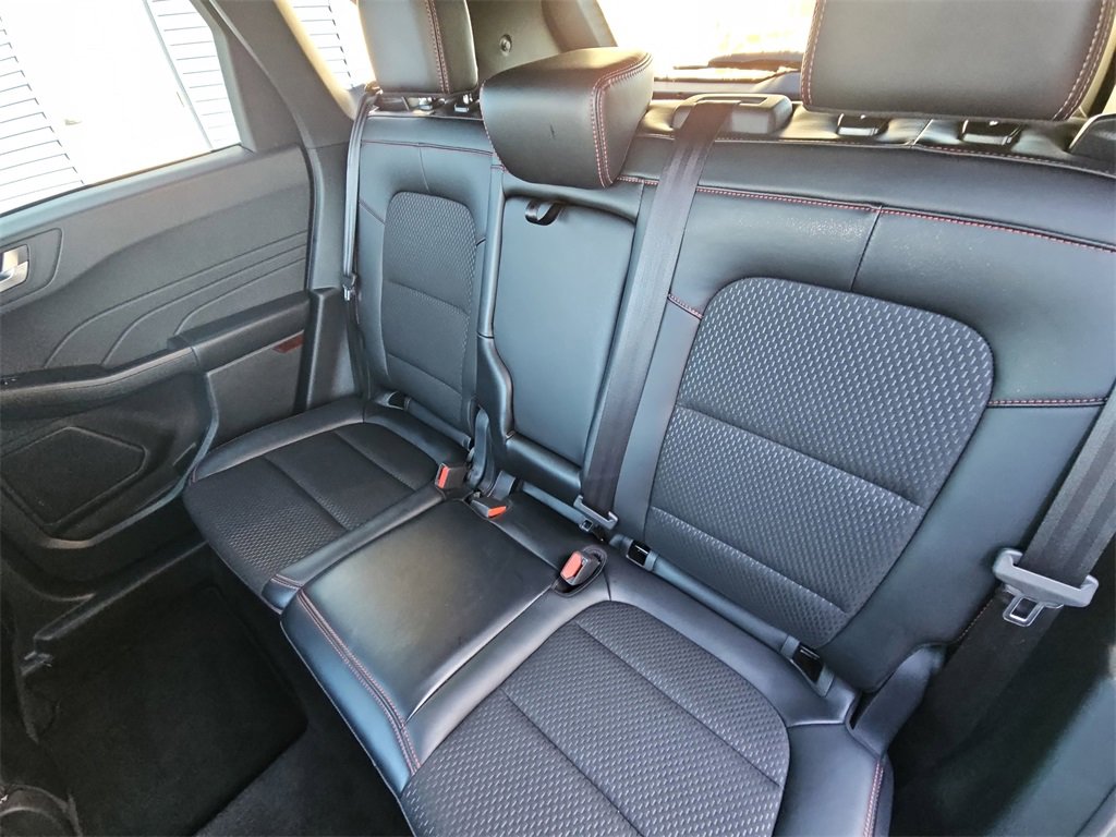 Used 2025 Ford Escape ST-Line image 13