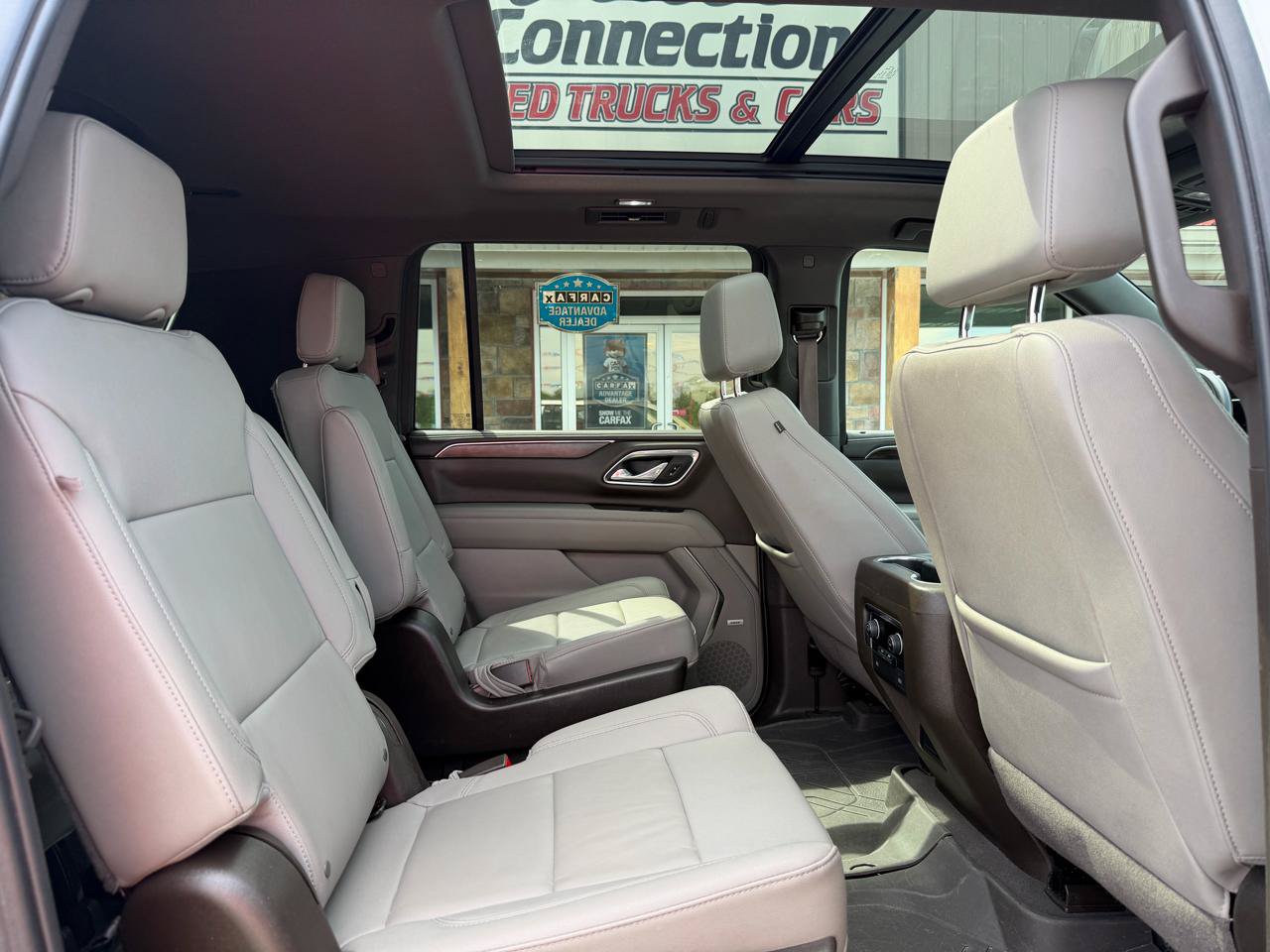 Used 2023 Chevrolet Suburban Z71 AWD/4WD image 22