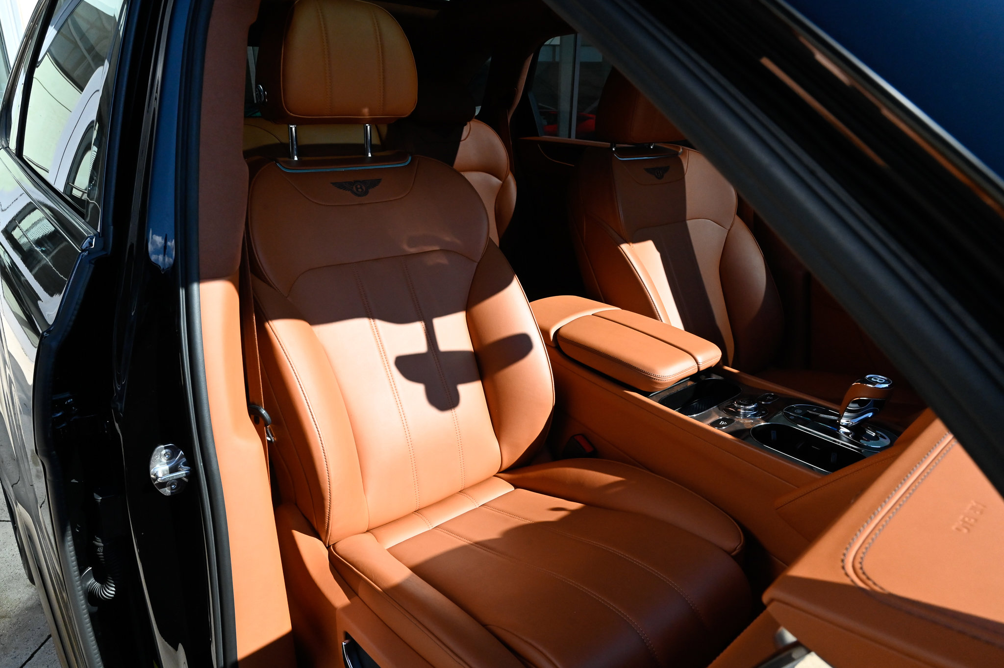 Used 2019 Bentley Bentayga image 54