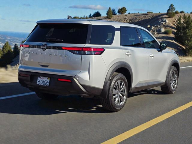 Used 2023 Nissan Pathfinder S image 7