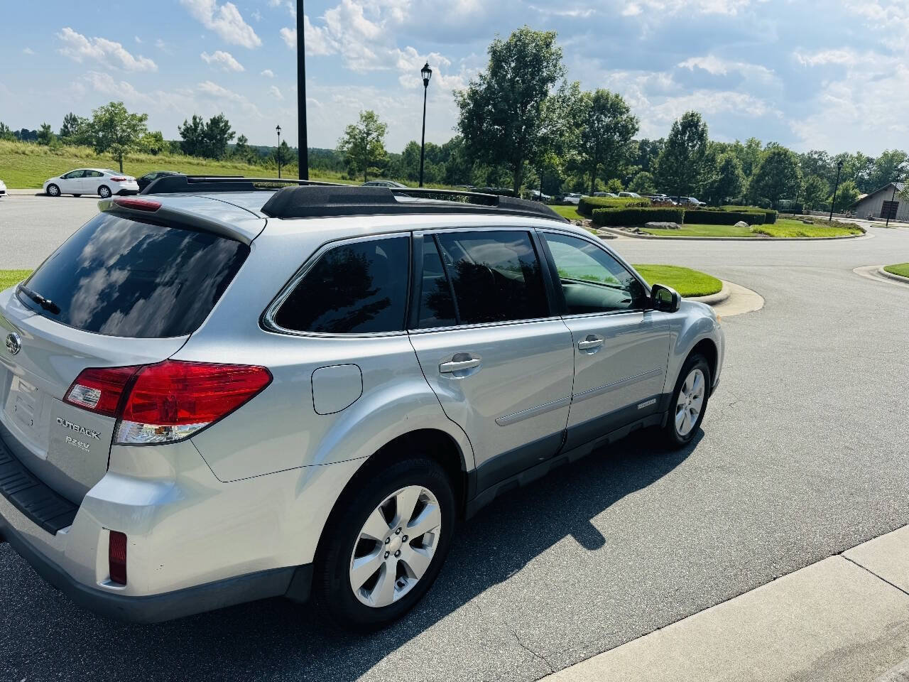 Used 2012 Subaru Outback 2.5i Premium AWD/4WD image 5