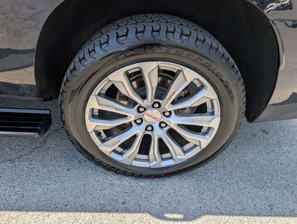 Used 2023 GMC Yukon XL Denali AWD/4WD image 13