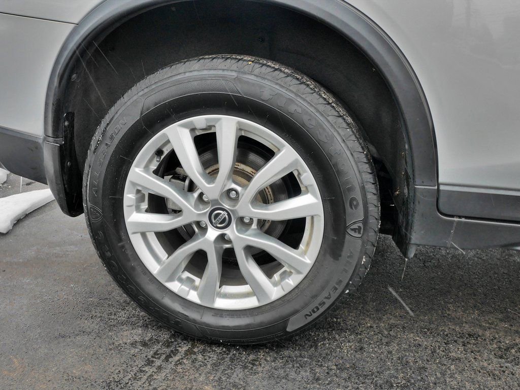 Used 2020 Nissan Rogue SV image 9