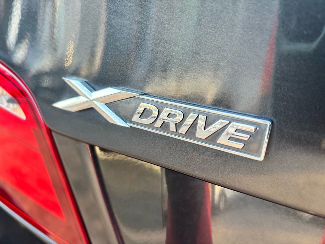 Used 2013 BMW 528i xDrive Sedan AWD/4WD image 9