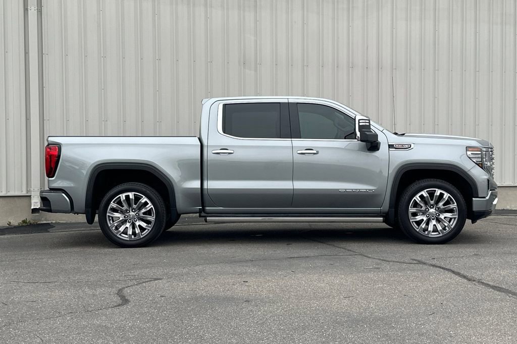 Used 2025 GMC Sierra 1500 Denali image 3