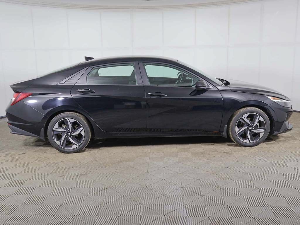 Certified 2023 Hyundai Elantra SEL w/ Convenience Package FWD image 11