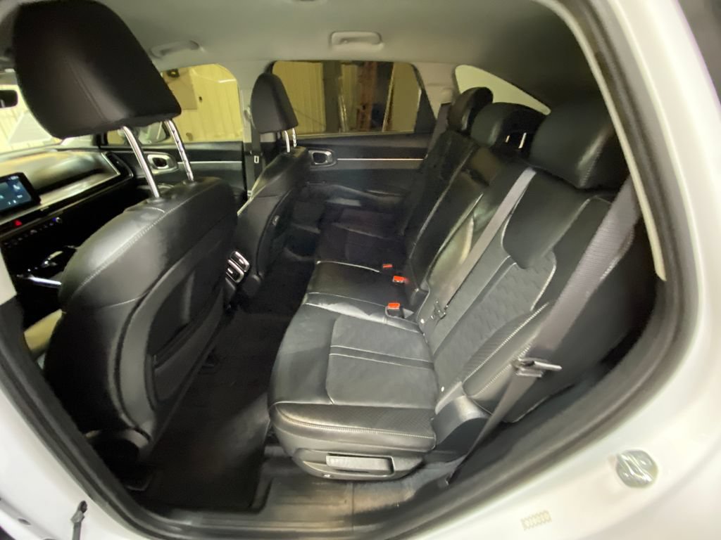 Used 2025 Kia Sorento S AWD/4WD image 24