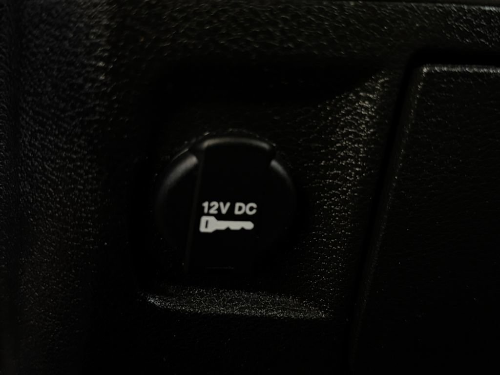 Used 2022 RAM 1500 Classic SLT RWD image 21