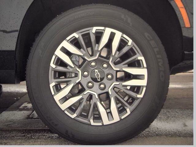 Used 2025 Chevrolet Suburban Z71 AWD/4WD image 20