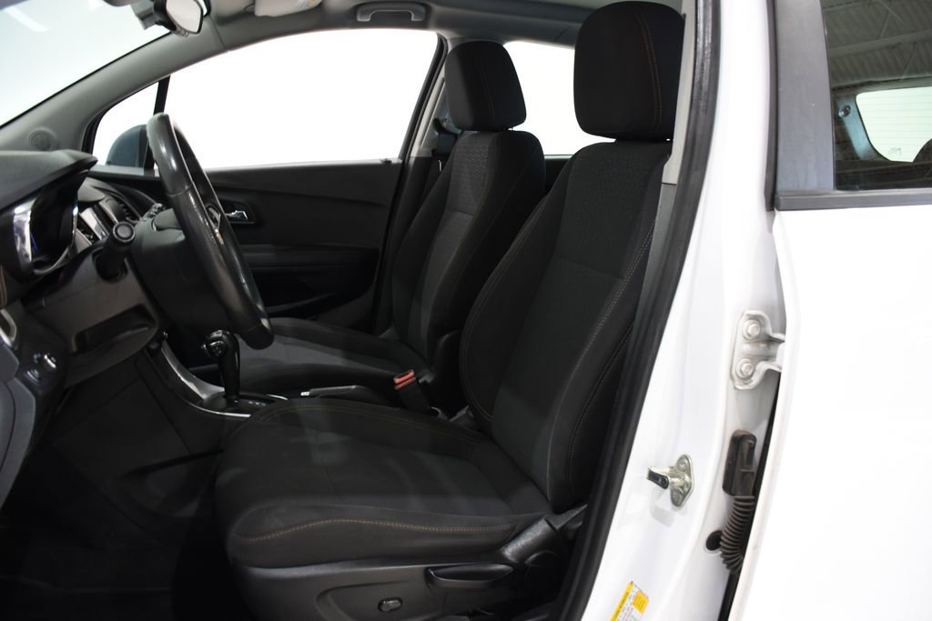 Used 2020 Chevrolet Trax LS FWD image 21