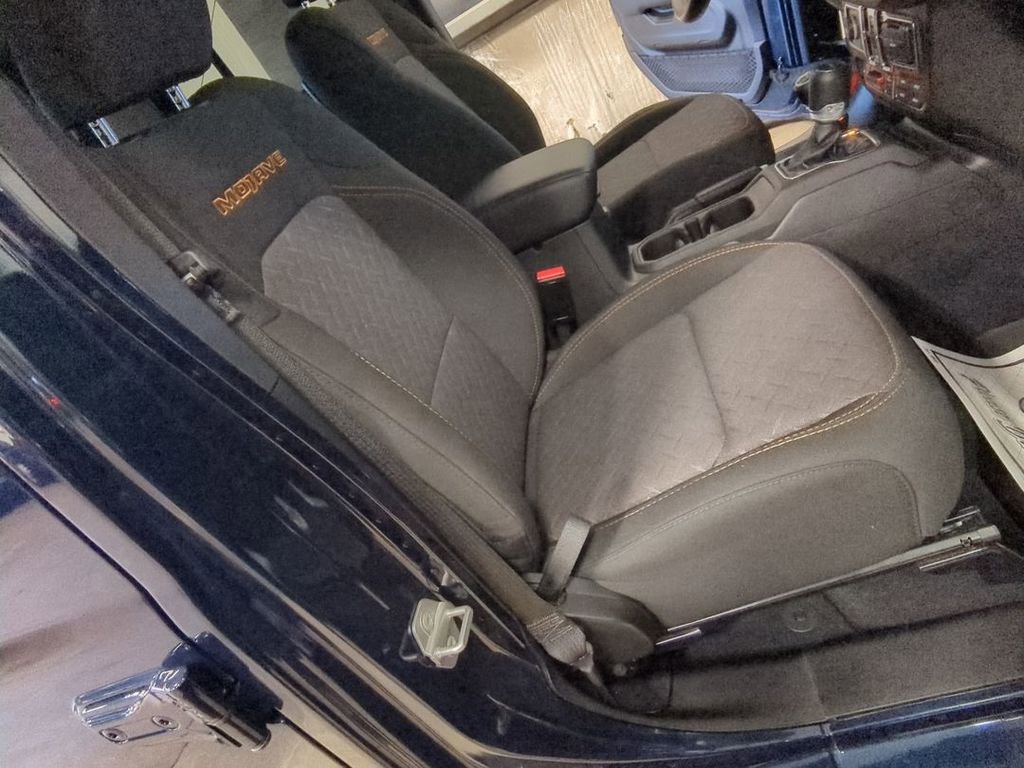 Used 2025 Jeep Gladiator Mojave w/ Convenience Group image 43