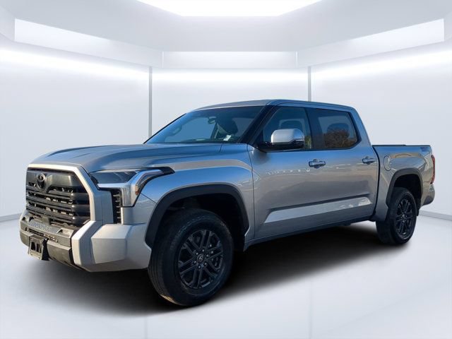 Used 2025 Toyota Tundra SR5 w/ SR5 Convenience Package AWD/4WD image 7