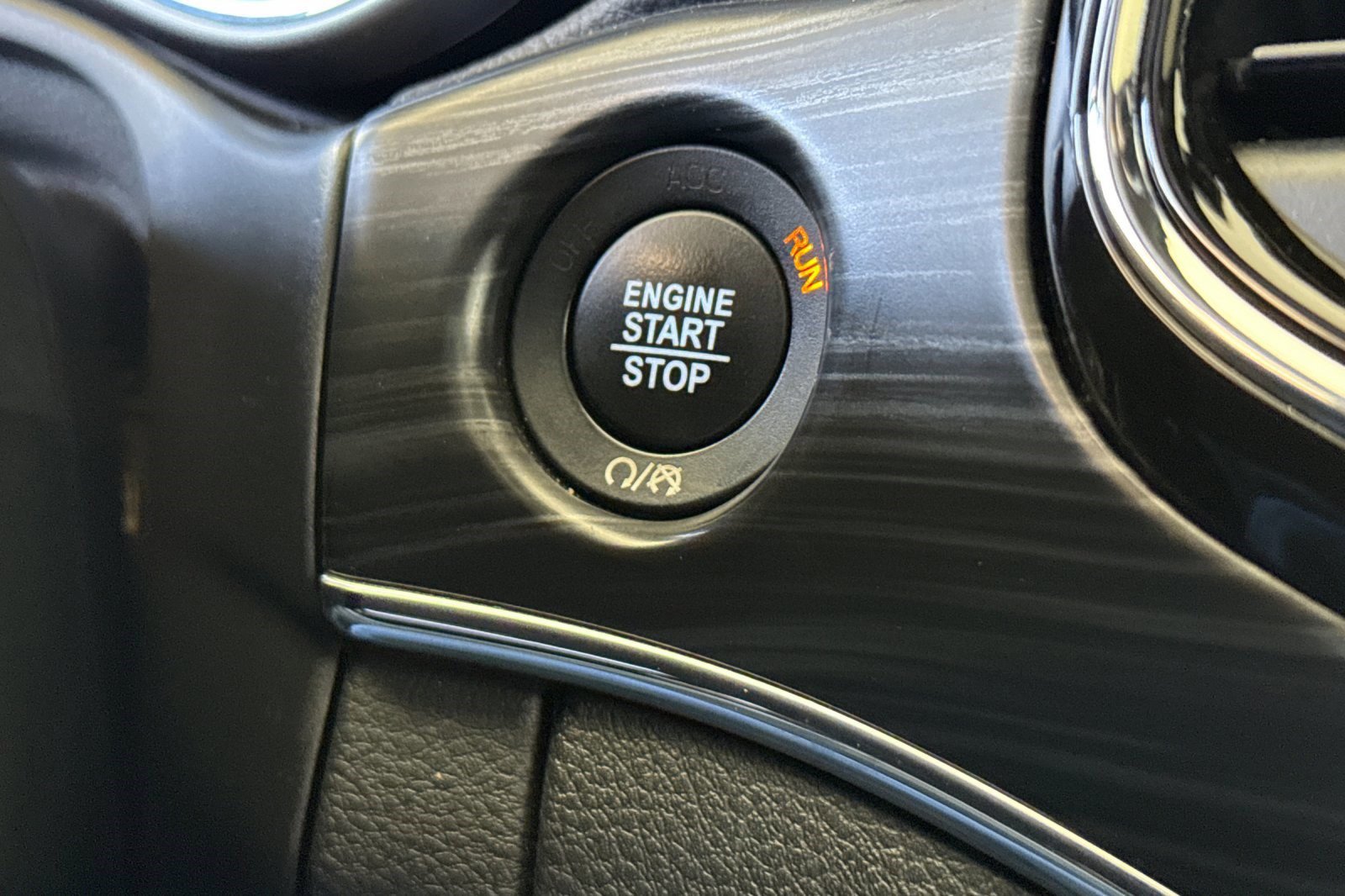 Used 2019 Jeep Grand Cherokee Limited AWD/4WD image 34
