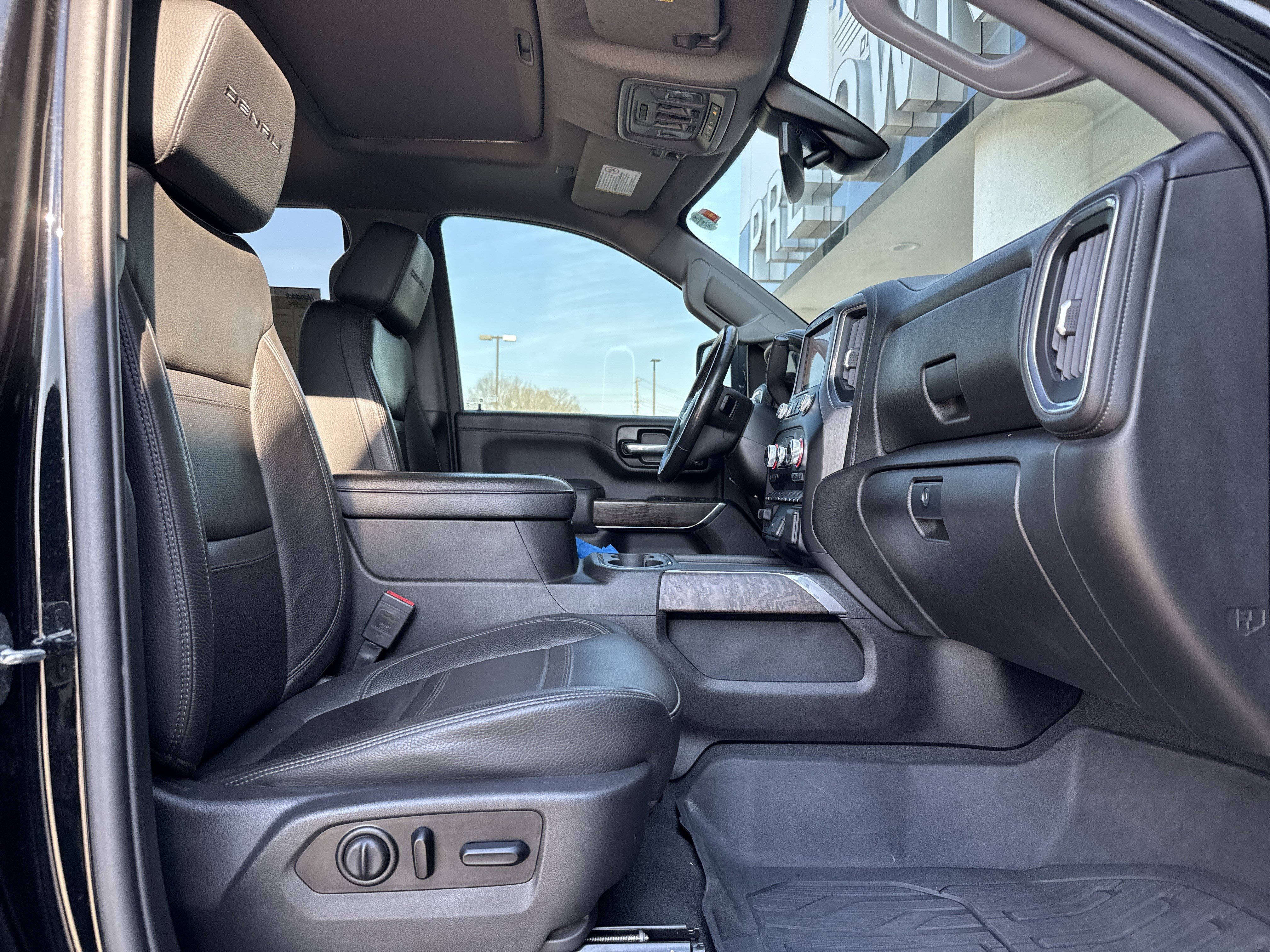 Used 2022 GMC Sierra 3500 Denali image 32