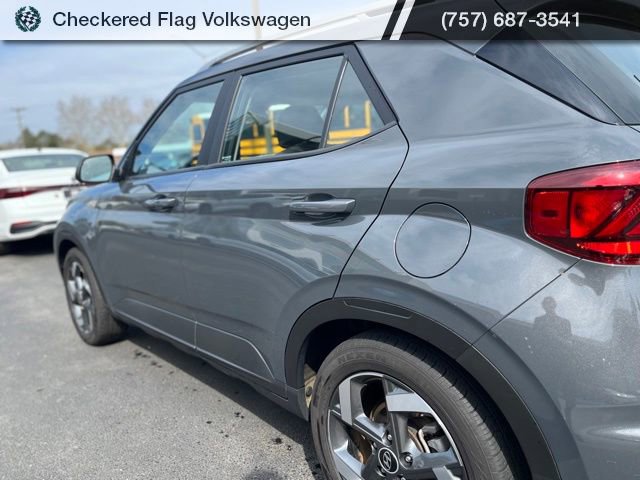 Used 2023 Hyundai Venue SEL w/ Cargo Package image 4
