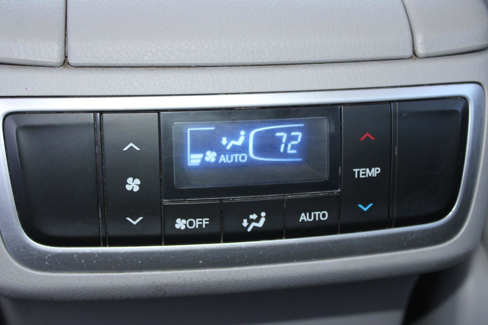 Used 2017 Toyota Highlander XLE image 29