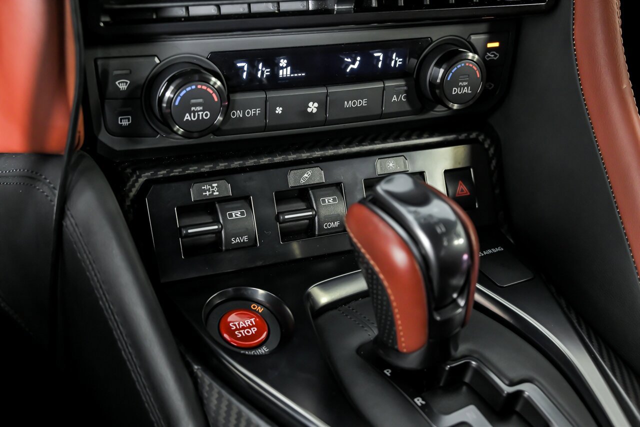 Used 2019 Nissan GT-R Premium w/ Premium Interior Package image 33