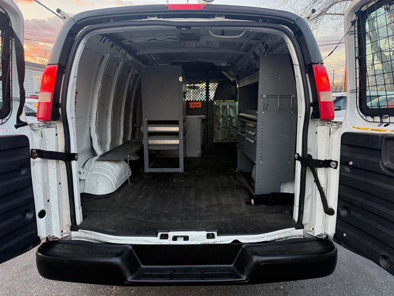 Used 2011 Chevrolet Express 2500 image 13