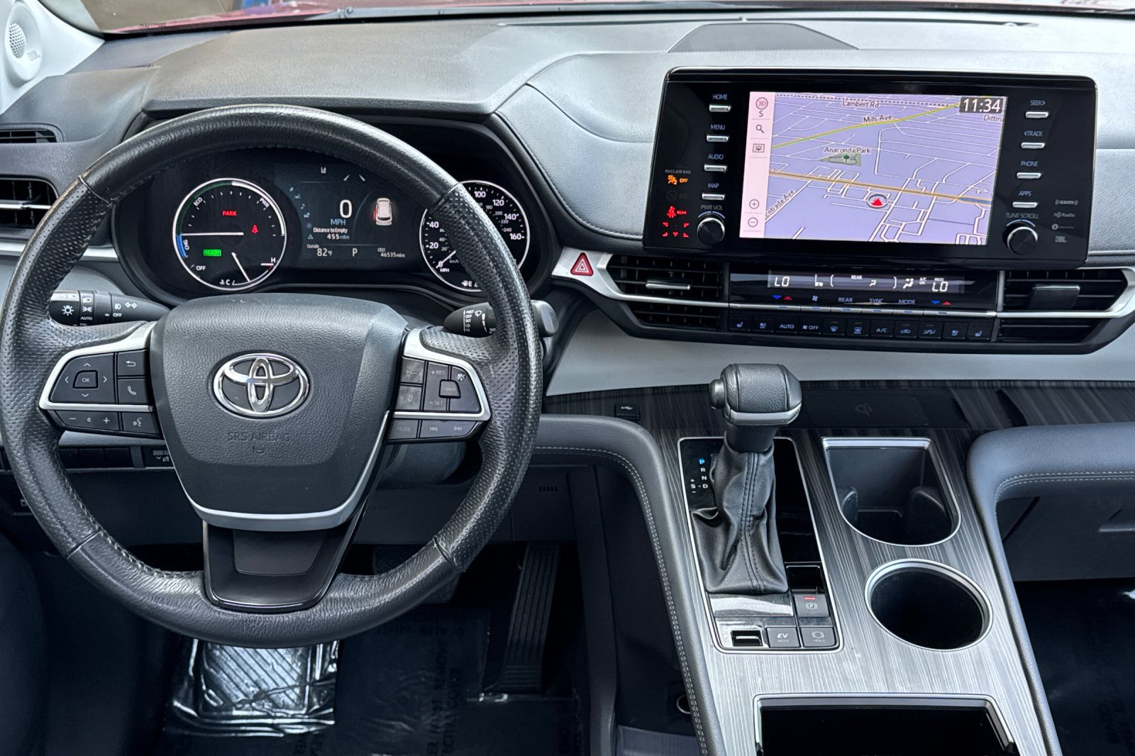 Certified 2024 Toyota Sienna Limited FWD image 18
