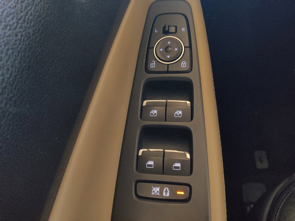 Used 2019 Hyundai Santa Fe Limited image 27