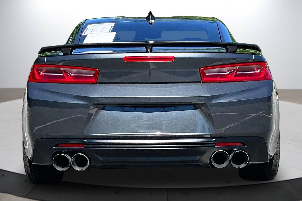 Used 2018 Chevrolet Camaro SS RWD image 8