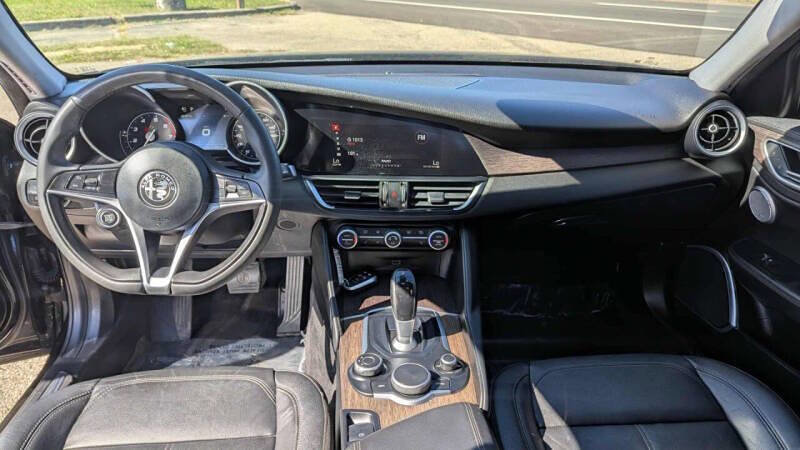 Used 2018 Alfa Romeo Giulia Ti w/ Nero Edizione image 12