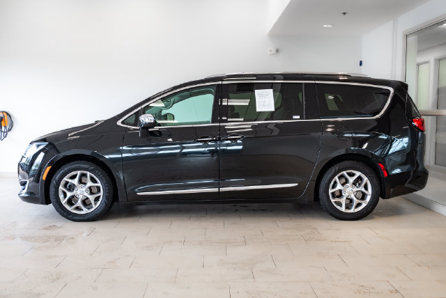 Used 2019 Chrysler Pacifica Limited FWD image 29