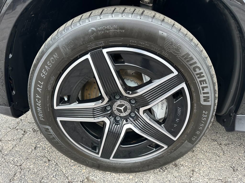 Used 2024 Mercedes-Benz GLC 300 4MATIC image 36