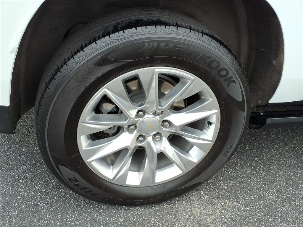 Used 2023 Chevrolet Suburban Premier image 23