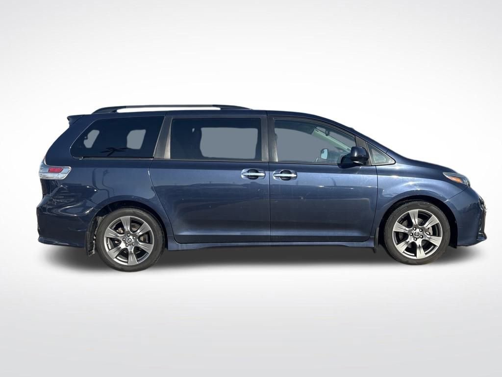 Used 2019 Toyota Sienna SE image 8