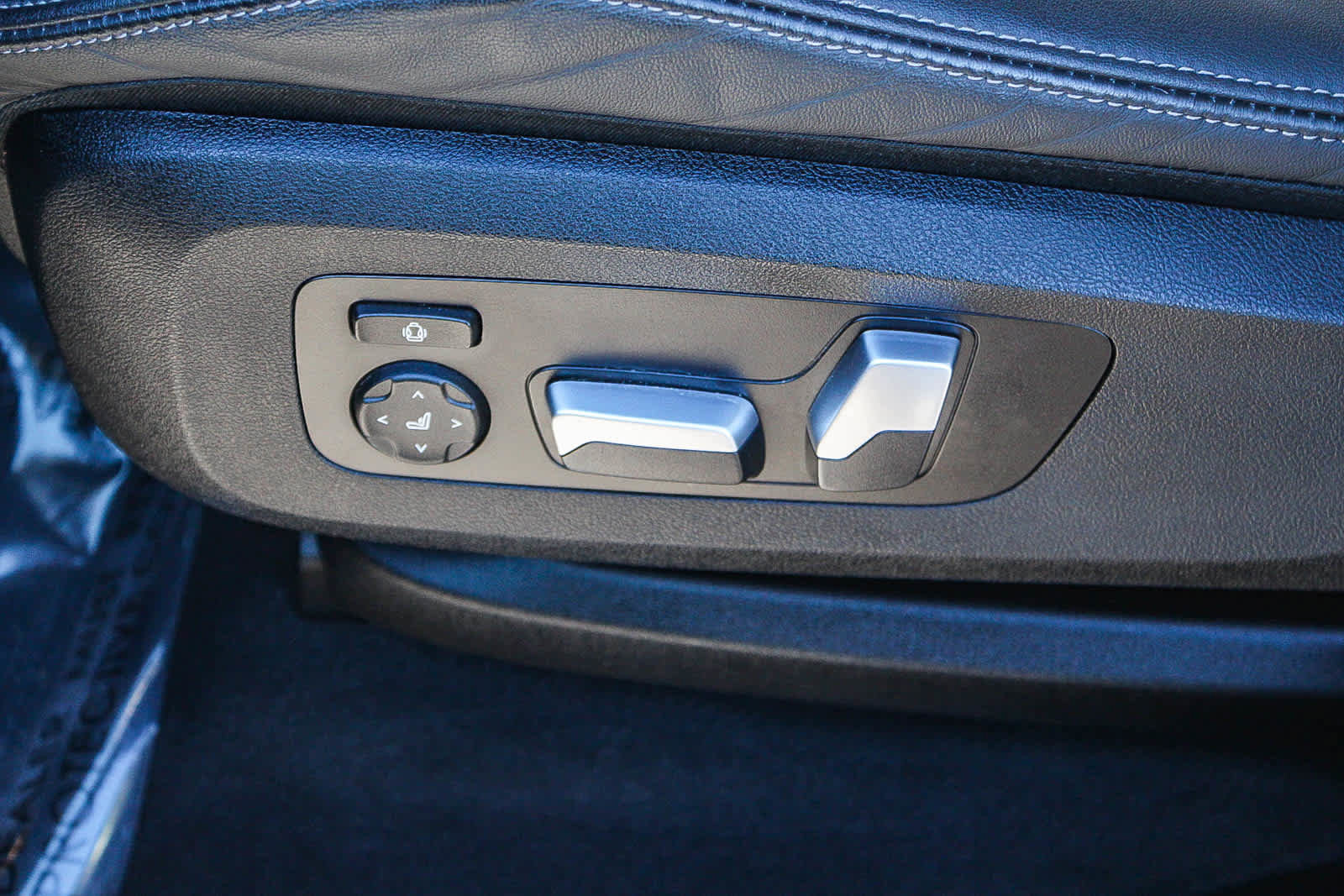 Certified 2023 BMW X5 xDrive45e w/ M Sport Package image 20