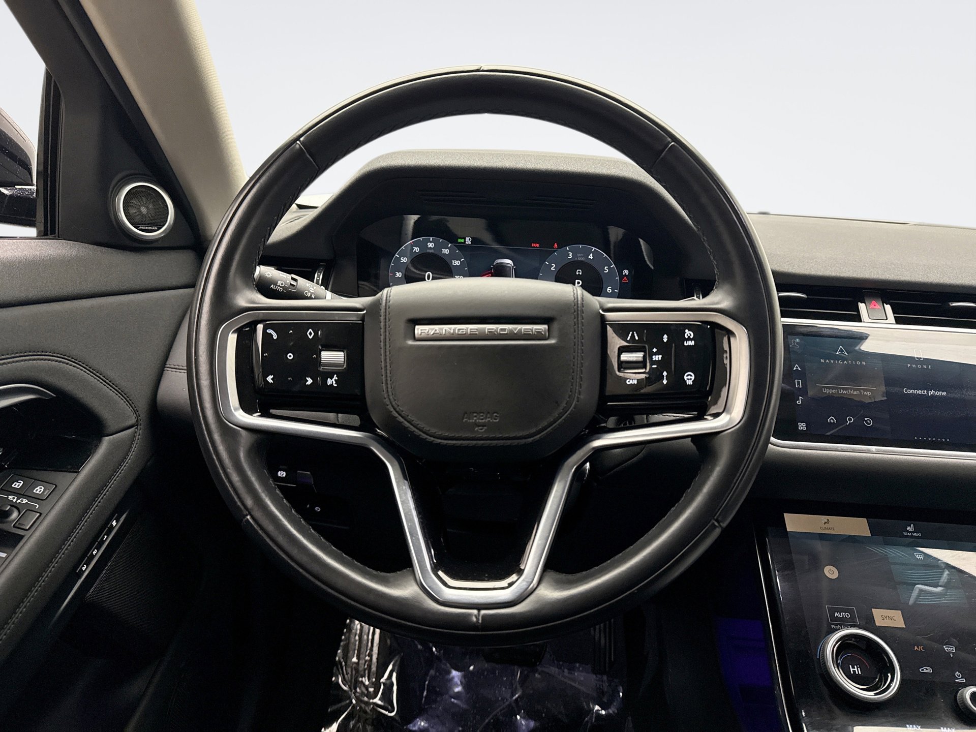 Used 2023 Land Rover Range Rover Evoque SE image 12