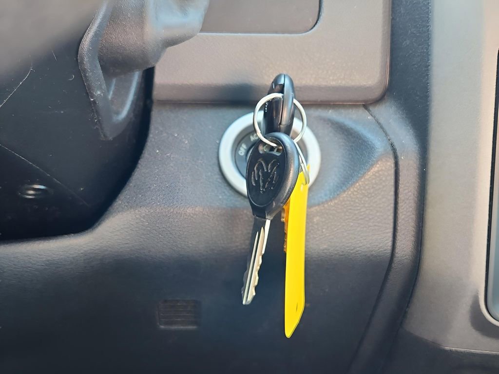 Used 2013 RAM 1500 Express image 32