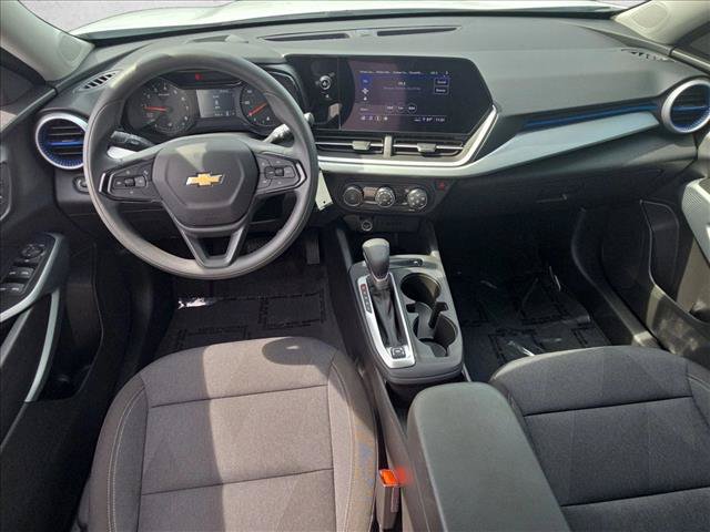 Certified 2025 Chevrolet Trax LS w/ Driver Confidence Package FWD image 16