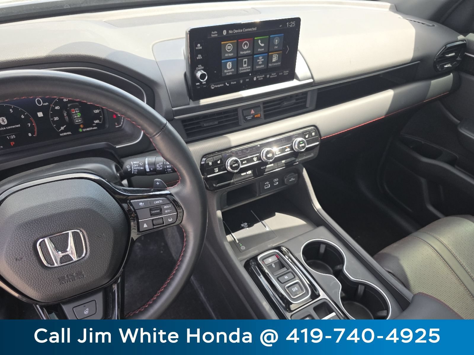 Certified 2025 Honda Pilot Black Edition image 32