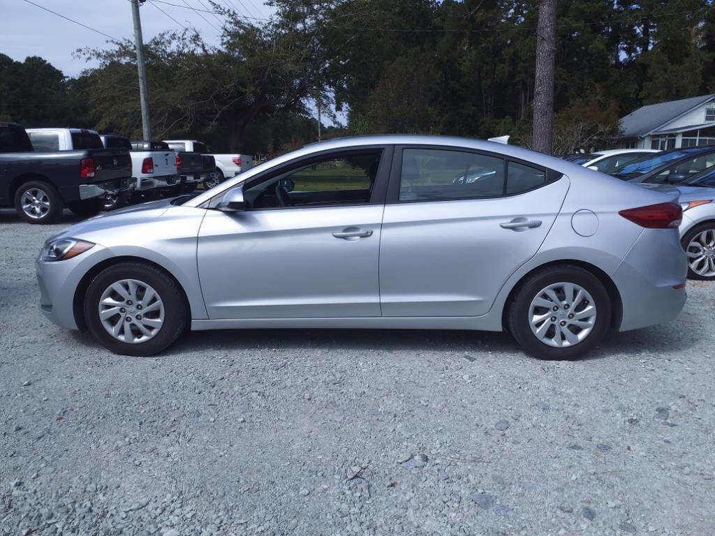Used 2017 Hyundai Elantra SE FWD image 3