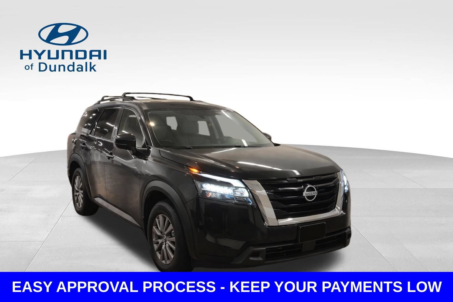 Used 2024 Nissan Pathfinder SV FWD image 3