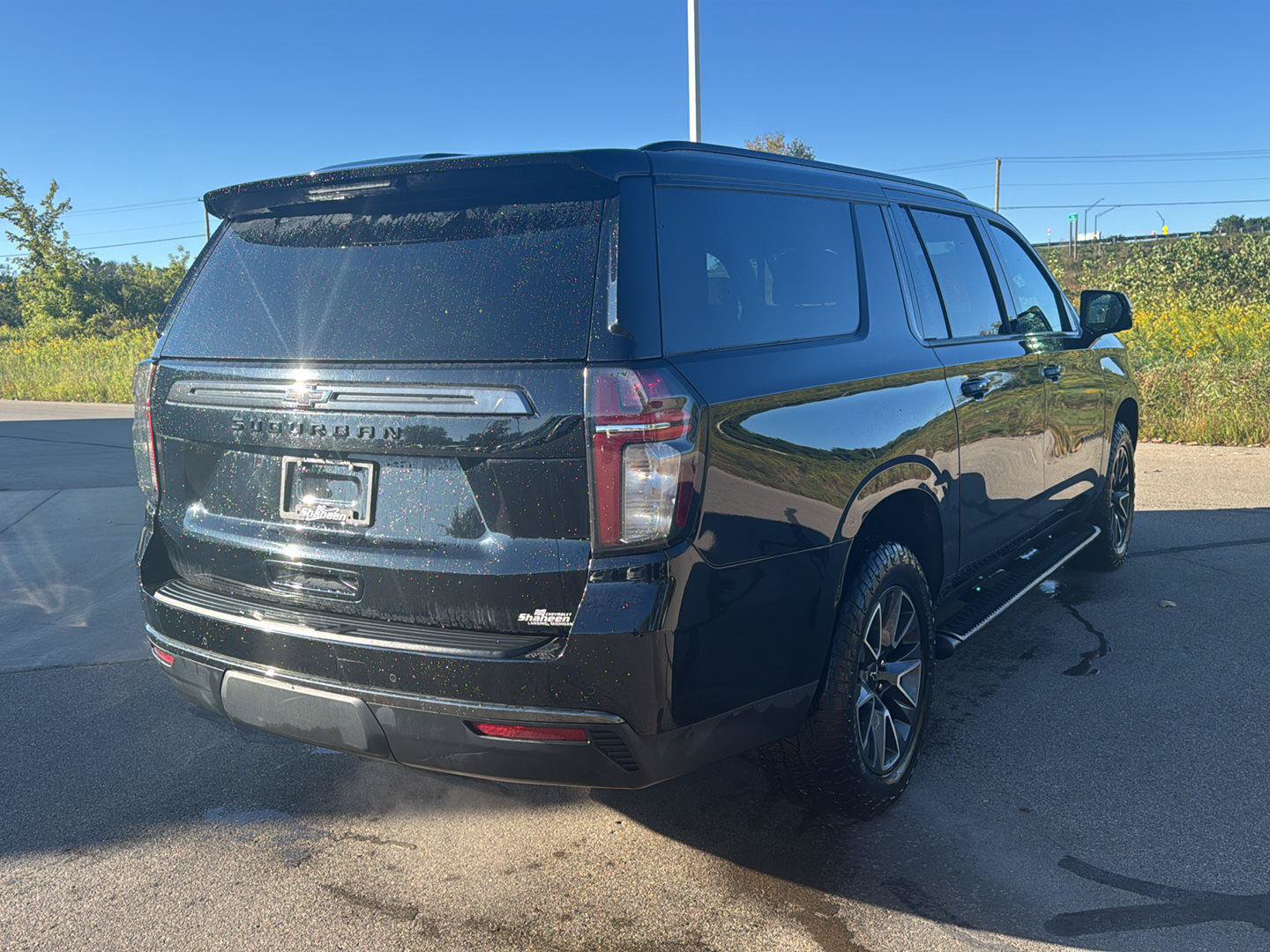 Used 2022 Chevrolet Suburban Z71 w/ Luxury Package AWD/4WD image 5
