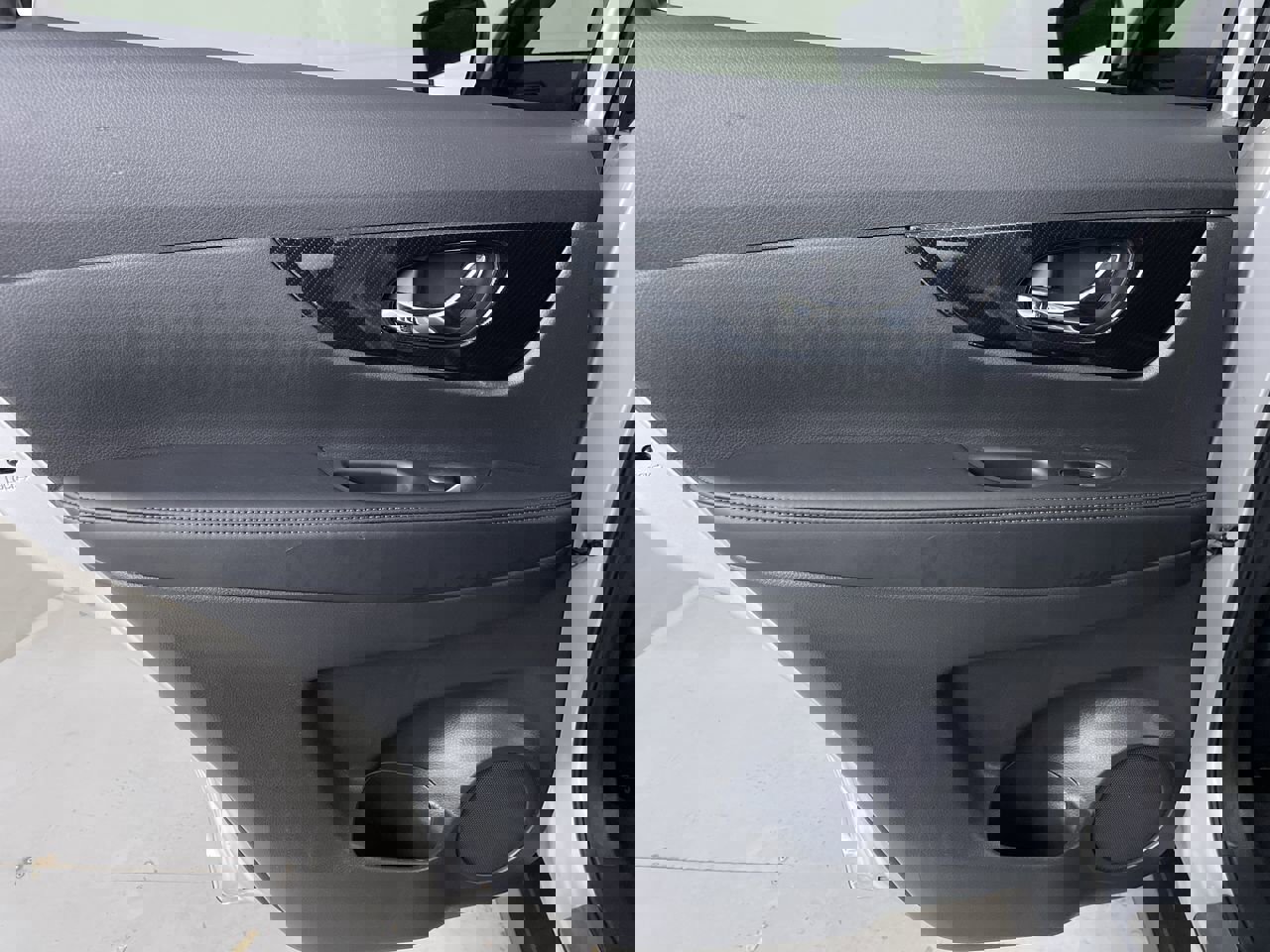 Used 2019 Nissan Rogue SL w/ Premium Package image 22