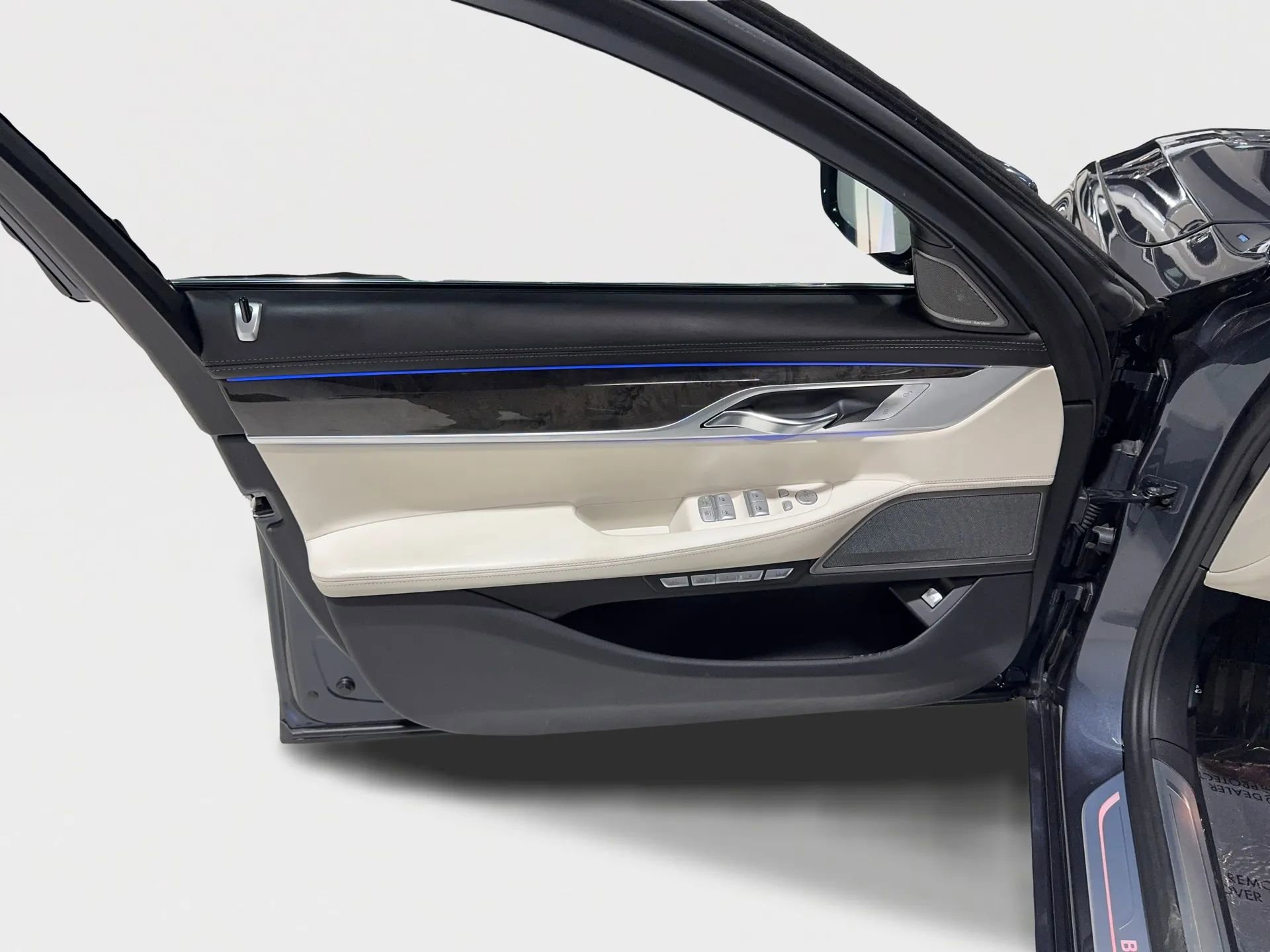 Used 2017 BMW 750i xDrive image 15