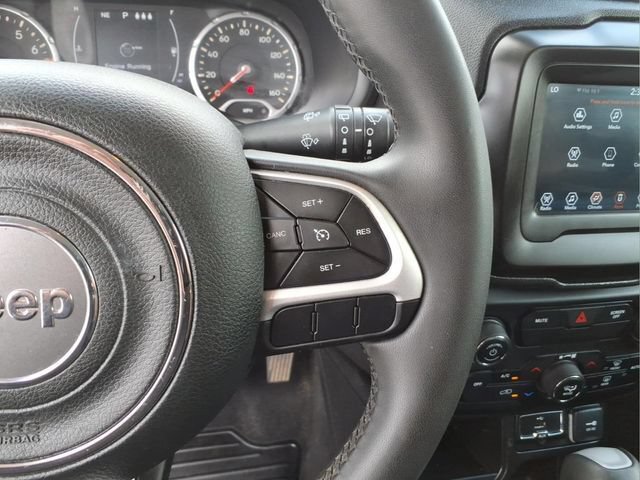 Used 2019 Jeep Renegade Latitude FWD image 19