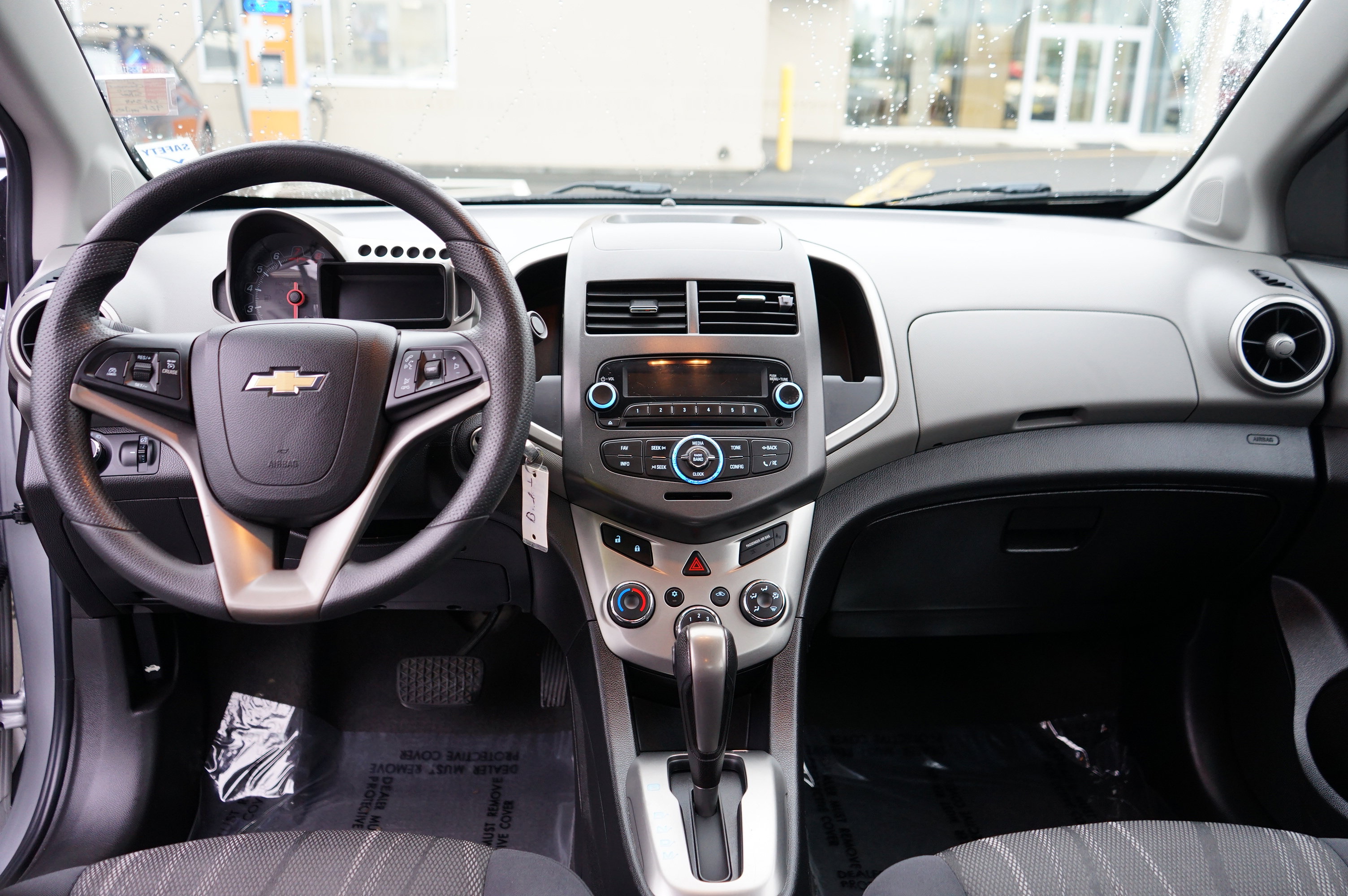 Used 2015 Chevrolet Sonic LT image 15