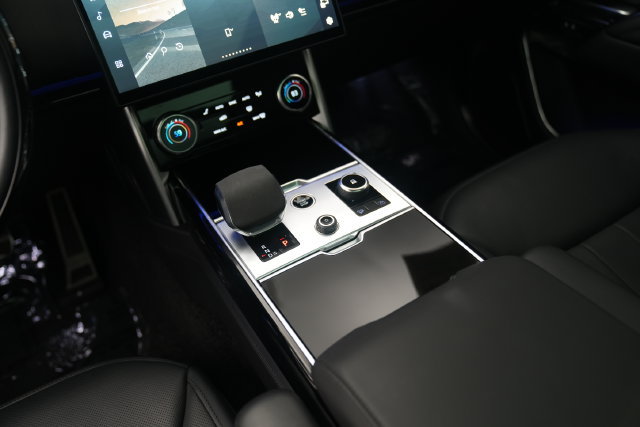 Used 2023 Land Rover Range Rover Autobiography AWD/4WD image 37